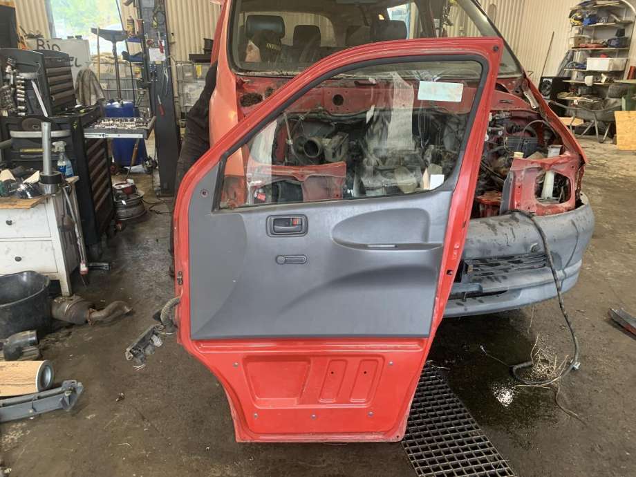 Dør høyre foran til Toyota Hiace 1996-2001 (Fase 1)  