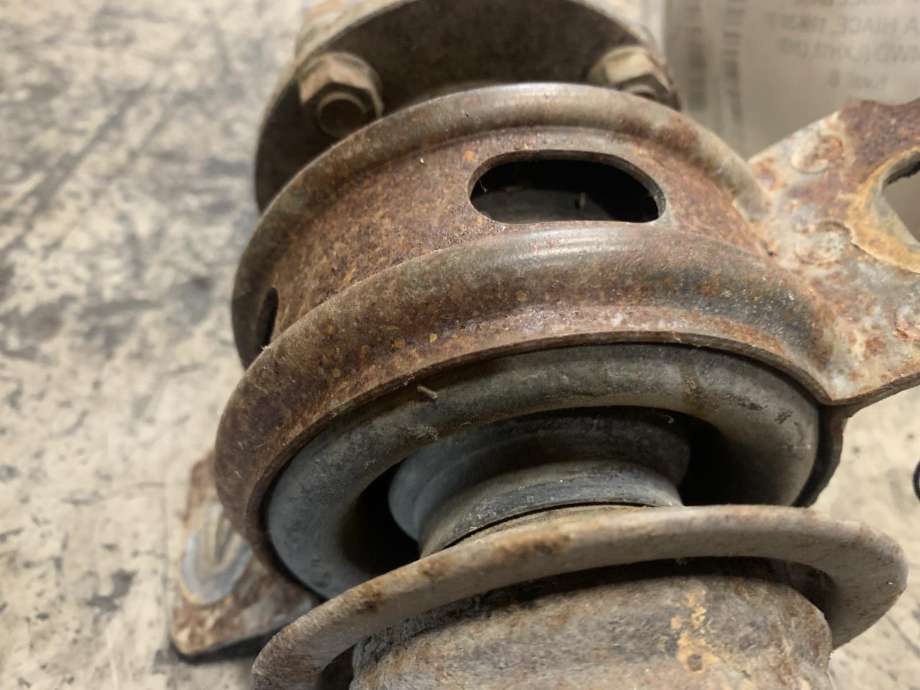 Mellomaksel bakre til Toyota Hiace 1996-2001 (Fase 1)  