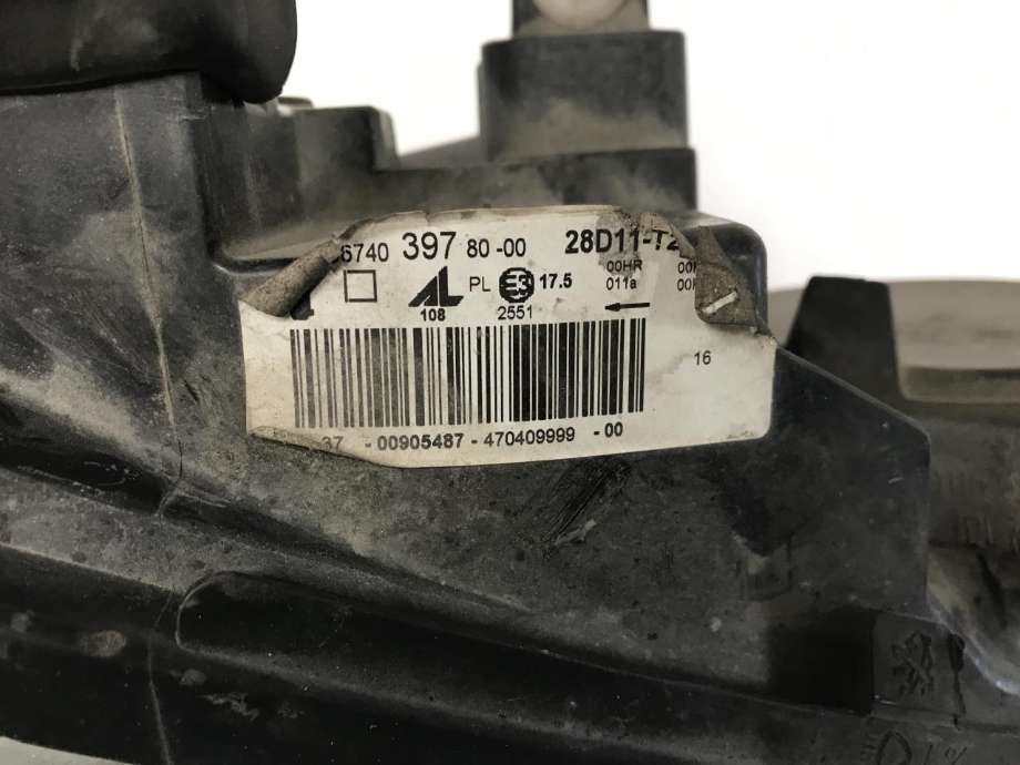 Frontlykt høyre halogen til Peugeot 308 2011-2013 (Type I, Fase 2)  