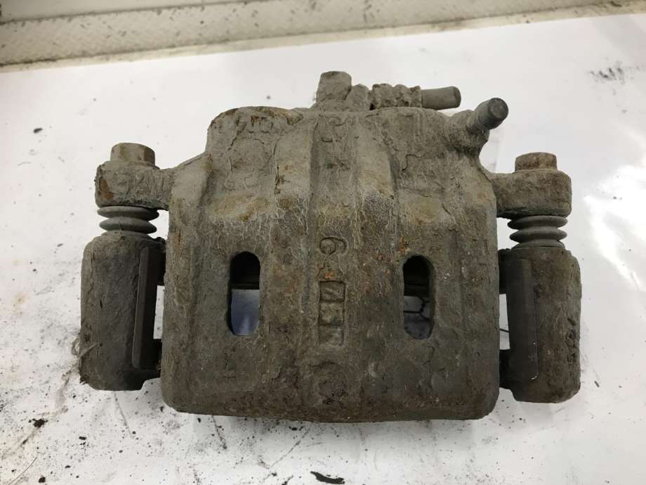 Bremsecaliper venstre foran til Mitsubishi Outlander, 2007-2010 (Type II, Fase 1)  