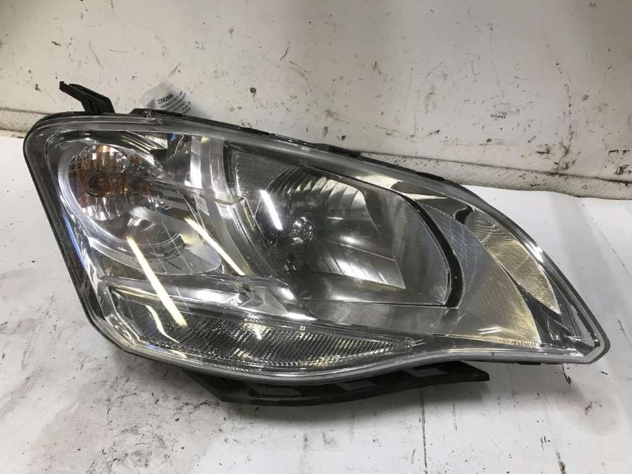 Frontlykt høyre halogen til SsangYong Korando, 2011-2013 (Type III)  