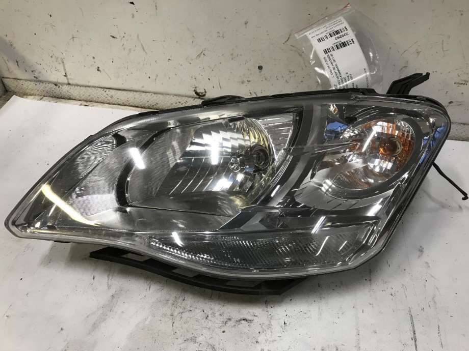 Frontlykt venstre halogen til SsangYong Korando, 2011-2013 (Type III)  