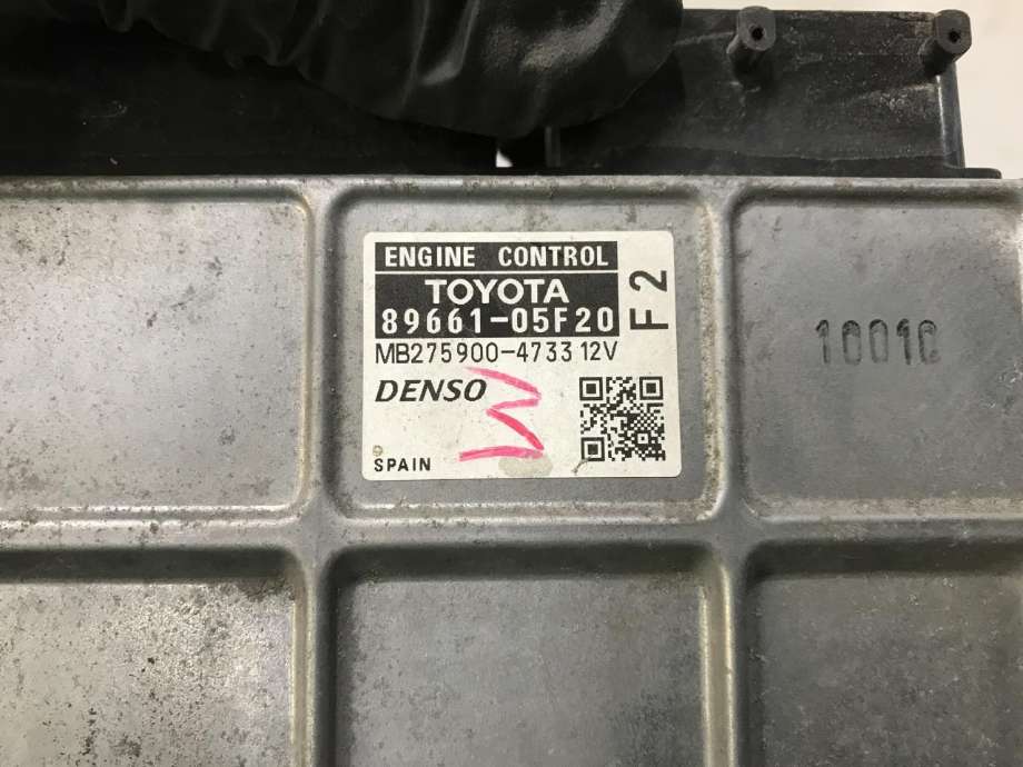 Styreenhet motor til Toyota Avensis 2009-2015 (Type III, Fase 1)  (DENSO|89661-05F20|MB275900-4733|)