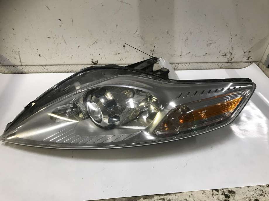 Frontlykt venstre halogen til Ford Mondeo, 2011-2014 (Type IV, Fase 2)
