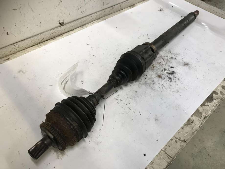 Drivaksel høyre foran, bensin/automat til Volvo S60, 2000-2004 (Type I, Fase 1)  