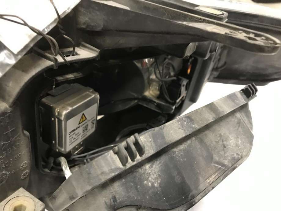 Frontlykt høyre xenon til Ford Mondeo 2011-2014 (Type IV, Fase 2)  
