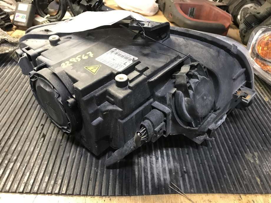 Frontlykt venstre xenon til Audi A4 2004-2008 (Type III) (B7) (B7) 