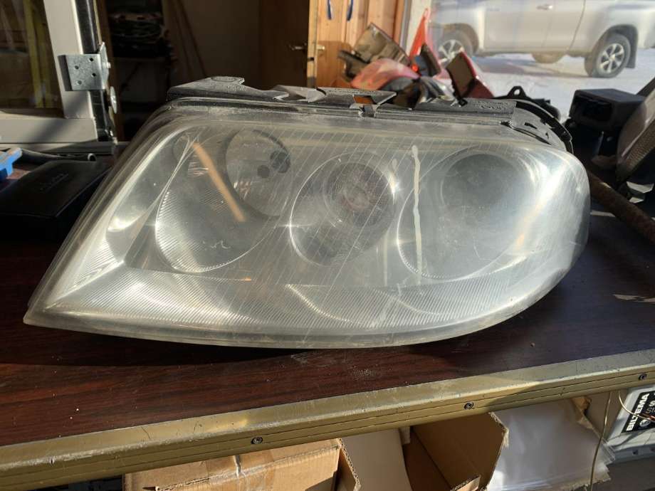 Frontlykt venstre halogen til VW Passat, 2001-2005 (B5,3BG) (B5,3BG) 