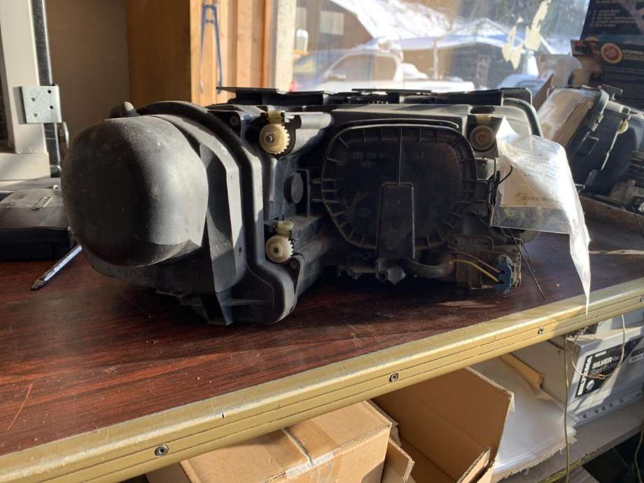 Frontlykt venstre halogen til VW Passat 2001-2005 (B5,3BG) (B5,3BG) 