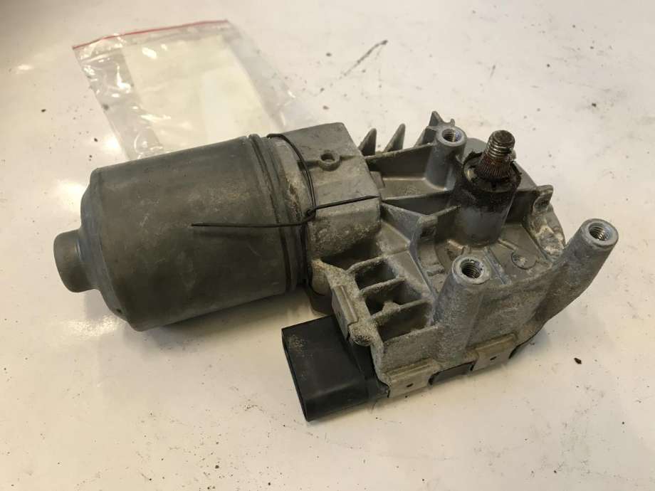 Viskermotor frontrute til VW Golf V, Combi 2003-2008  (0390241744|1K1955119B|)