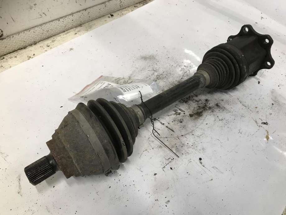 Drivaksel venstre foran, diesel/automat til VW Passat, 2005-2010 (B6) (B6) (3C0407271T)