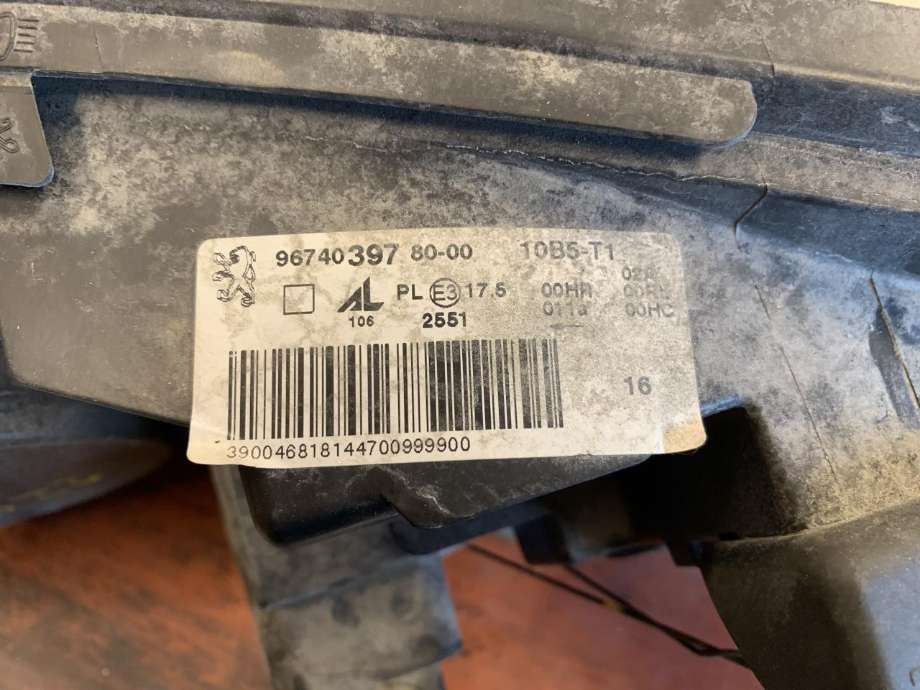 Frontlykt høyre halogen til Peugeot 308 2007-2011 (Type I, Fase 1)  