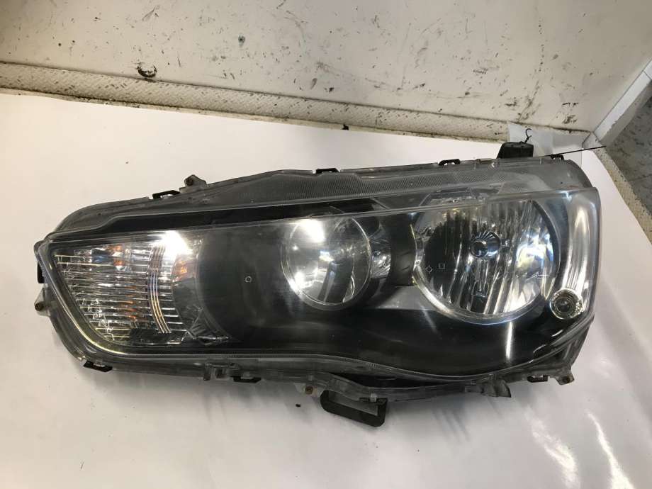 Frontlykt venstre halogen til Mitsubishi Outlander, 2010-2012 (Type II, Fase 2)  