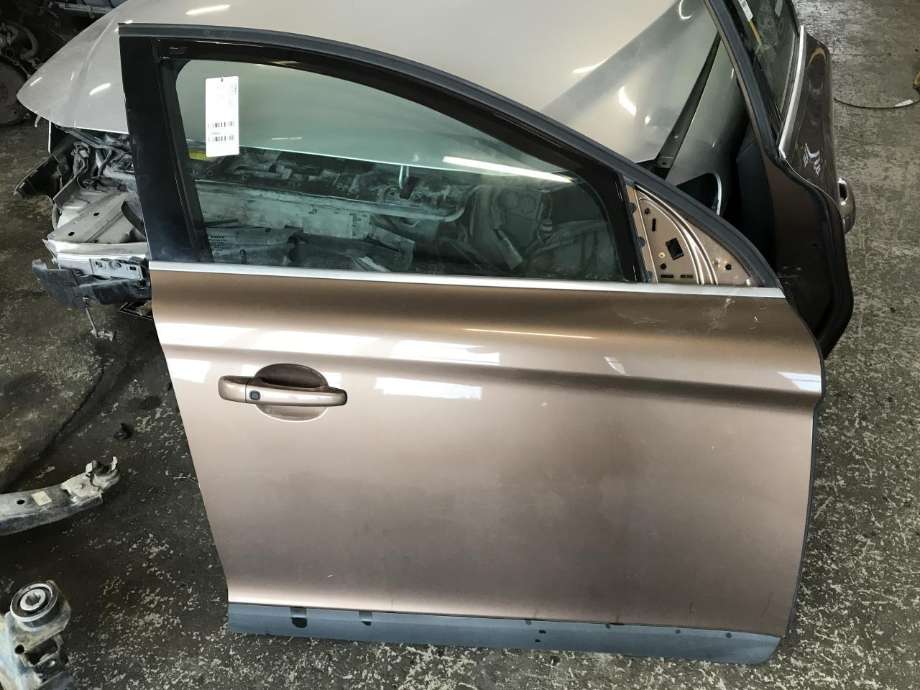 Dør høyre foran til Volvo XC60, 2008-2013 (Type I, Fase 1)  