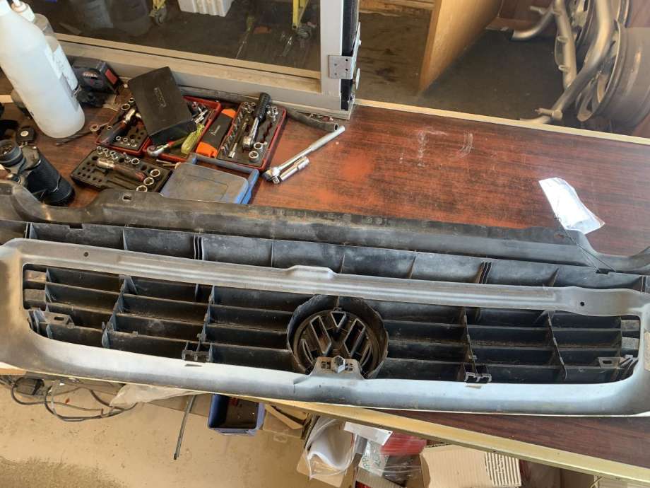 Grill til VW Transporter / Caravelle 1990-2003 (T4) (T4) 