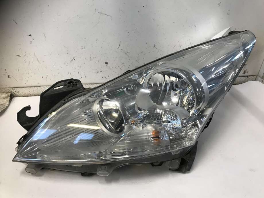 Frontlykt venstre halogen til Peugeot 5008, 2010-2017 (Type I)  