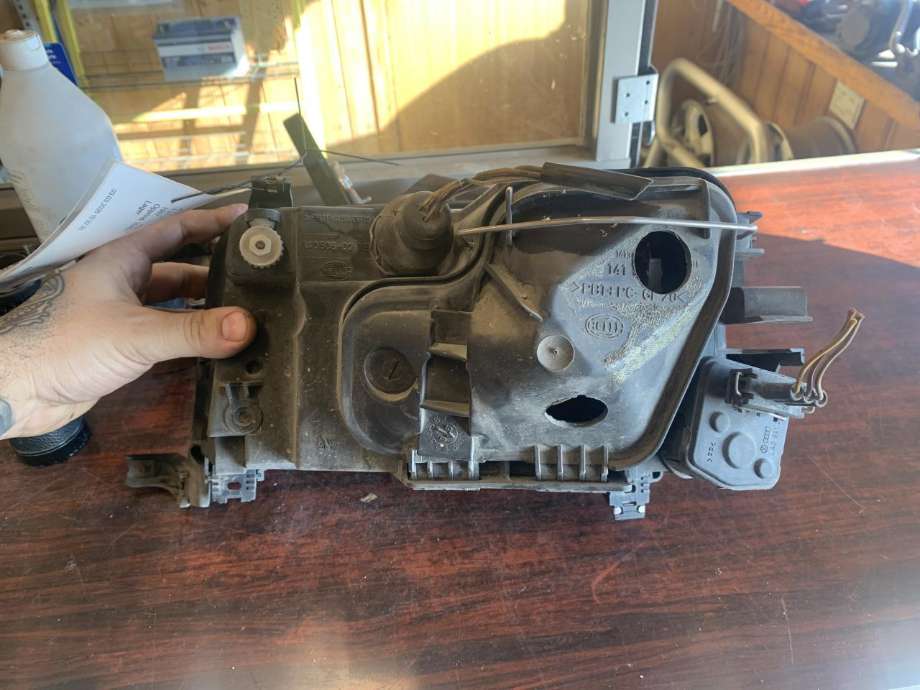 Frontlykt venstre halogen til Audi A6 1997-2001 (Type II, Fase 1) (C5) (C5) 