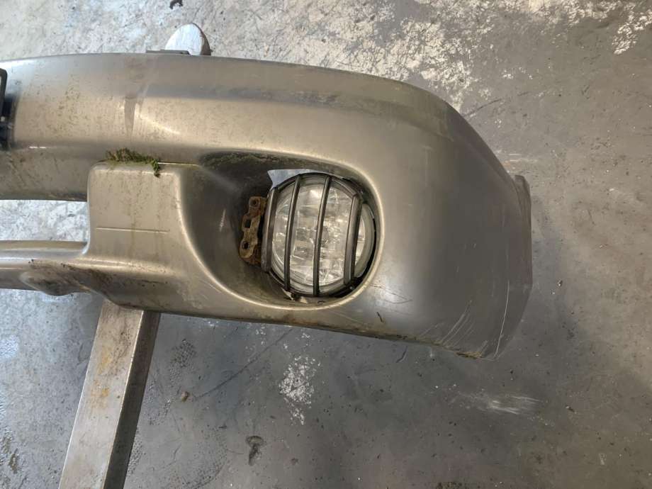 Støtfanger foran til Subaru Outback 1999-2003 (Type II)  