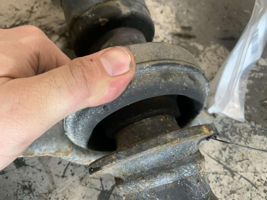 Mellomaksel til Subaru Outback 1999-2003 (Type II)  