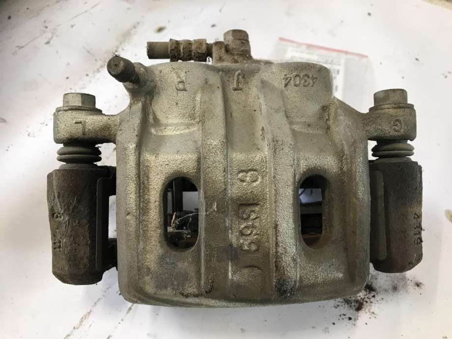 Bremsecaliper høyre foran til Mitsubishi Outlander, 2007-2010 (Type II, Fase 1)  