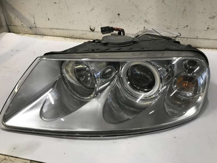 Frontlykt venstre halogen til VW Touareg, 2003-2007 (Type I, Fase 1)  