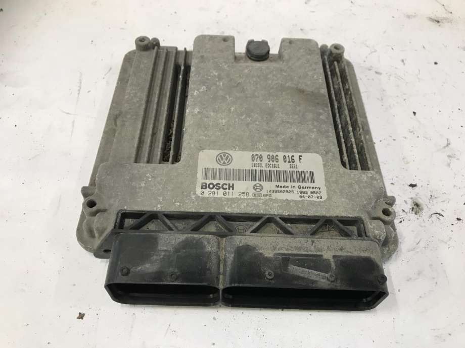 Styreenhet motor til VW Touareg, 2003-2007 (Type I, Fase 1)  (BOSCH|070906016F)