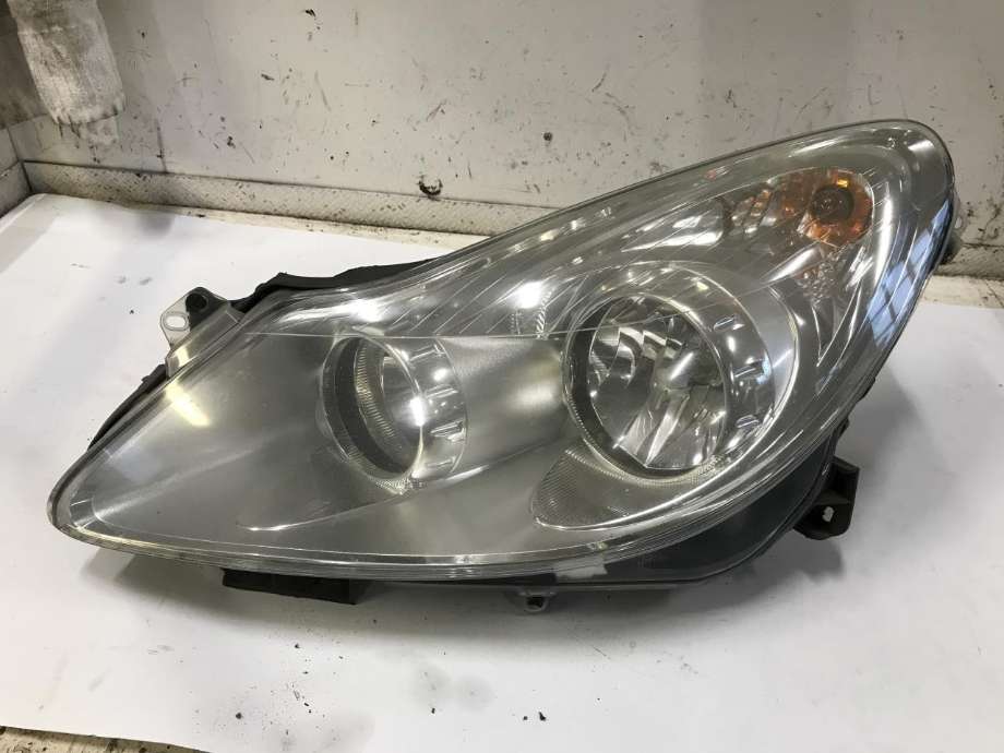 Frontlykt venstre halogen til Opel Corsa D, 2006-2014  