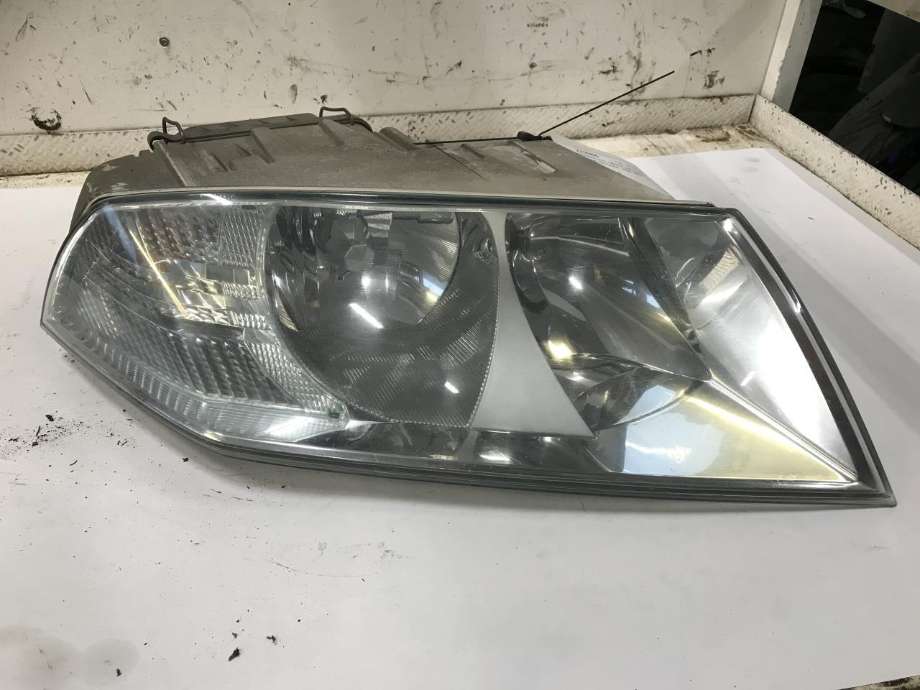 Frontlykt høyre halogen til Škoda Octavia, 2005-2008 (Type II, Fase 1)