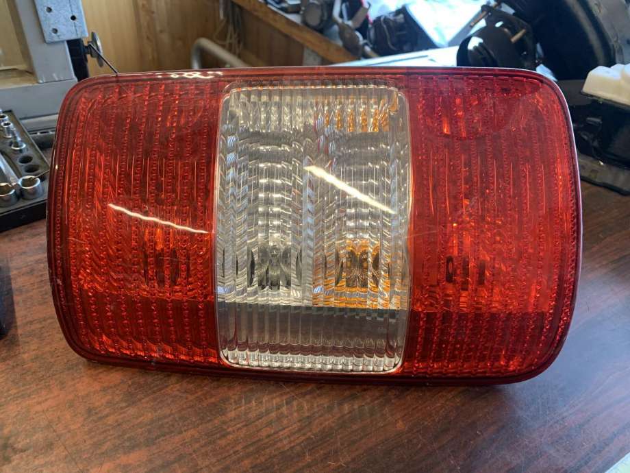 Baklykt venstre til VW Caddy, 2004-2010 (Type III, Fase 1)  