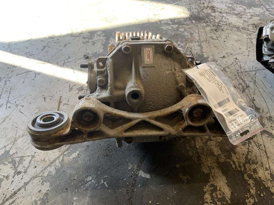 Kardang klokke bak til Toyota Hiace 1996-2001 (Fase 1)