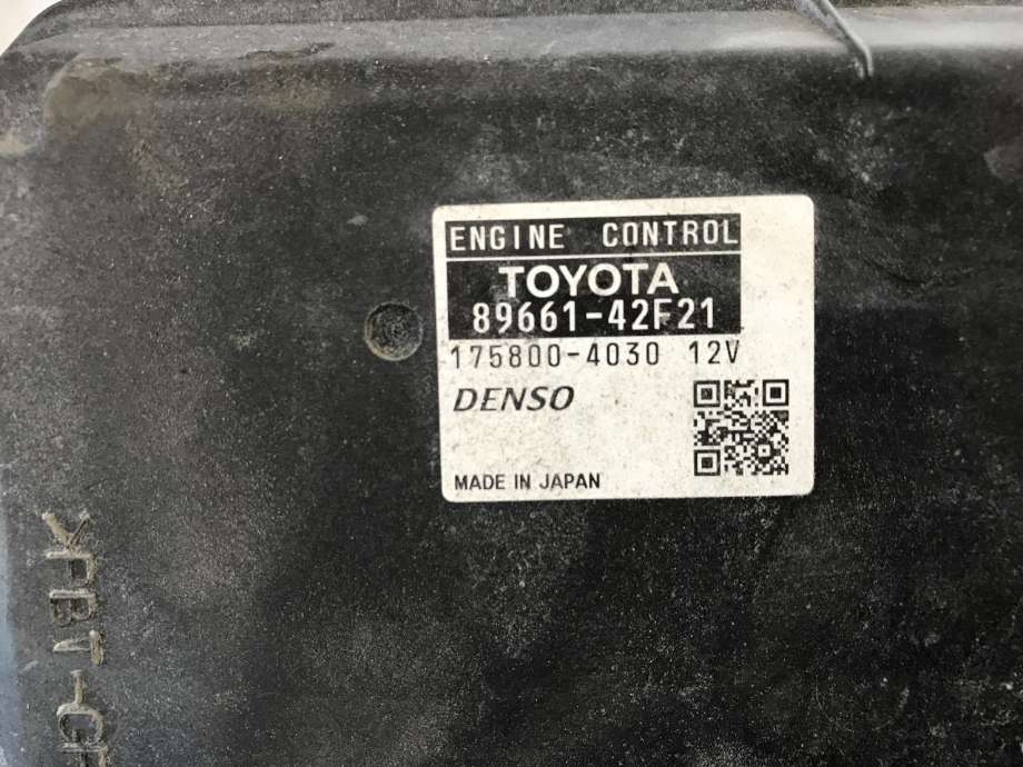 Styreenhet motor til Toyota RAV4 2006-2009 (Type III, Fase 1)  (DENSO|89661-42F21|175800-4030|)