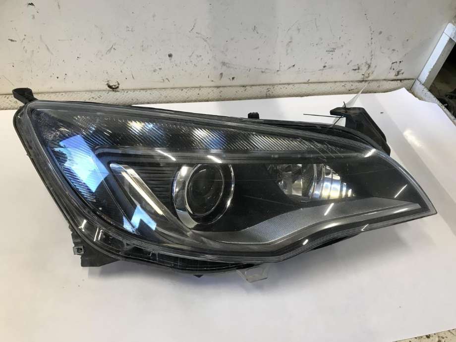 Frontlykt høyre xenon til Opel Astra J, 2010-2015  