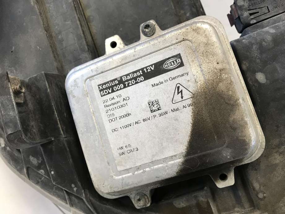 Frontlykt venstre xenon til Opel Astra J 2010-2015  