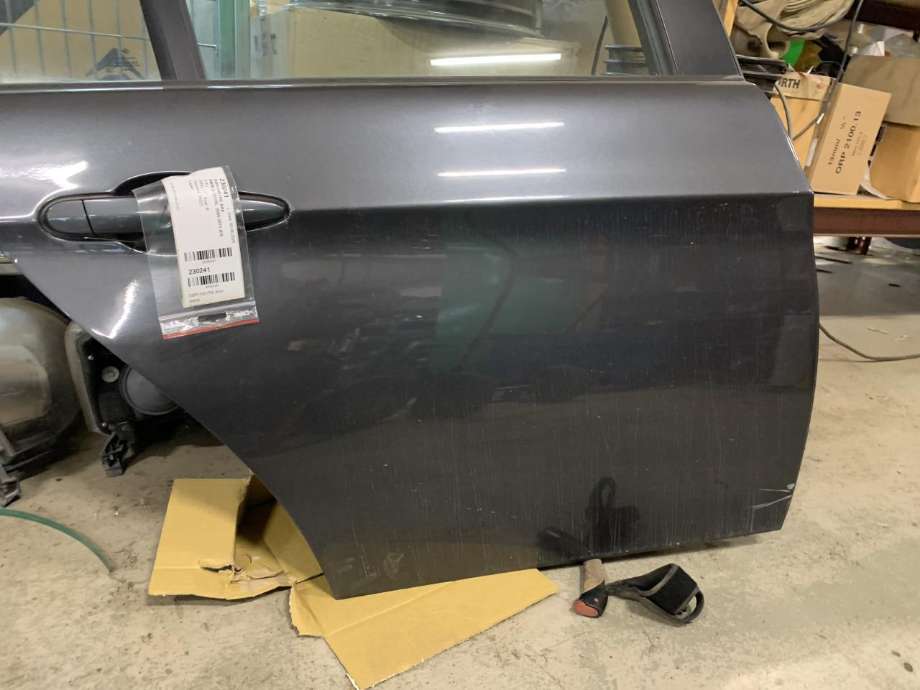 Dør høyre bak til BMW 3-Serie 2005-2011 (E90/E91/E92/E93) (E90/E91/E92/E93) 