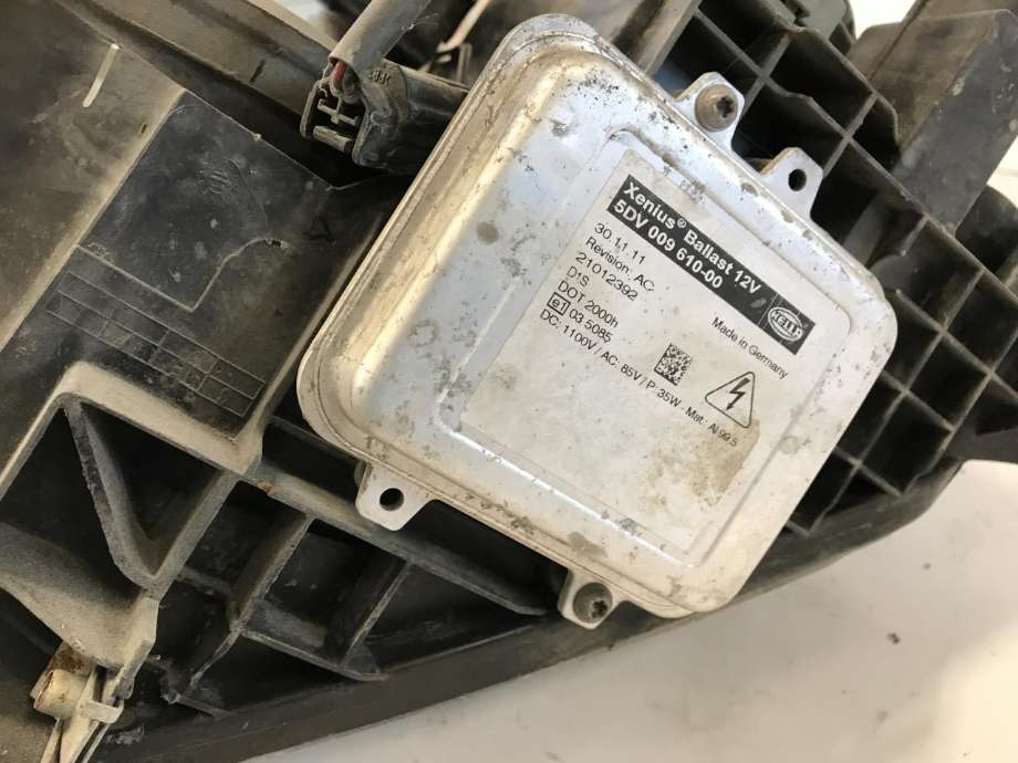 Frontlykt høyre xenon til Nissan Qashqai 2010-2014 (Type I, Fase 2)