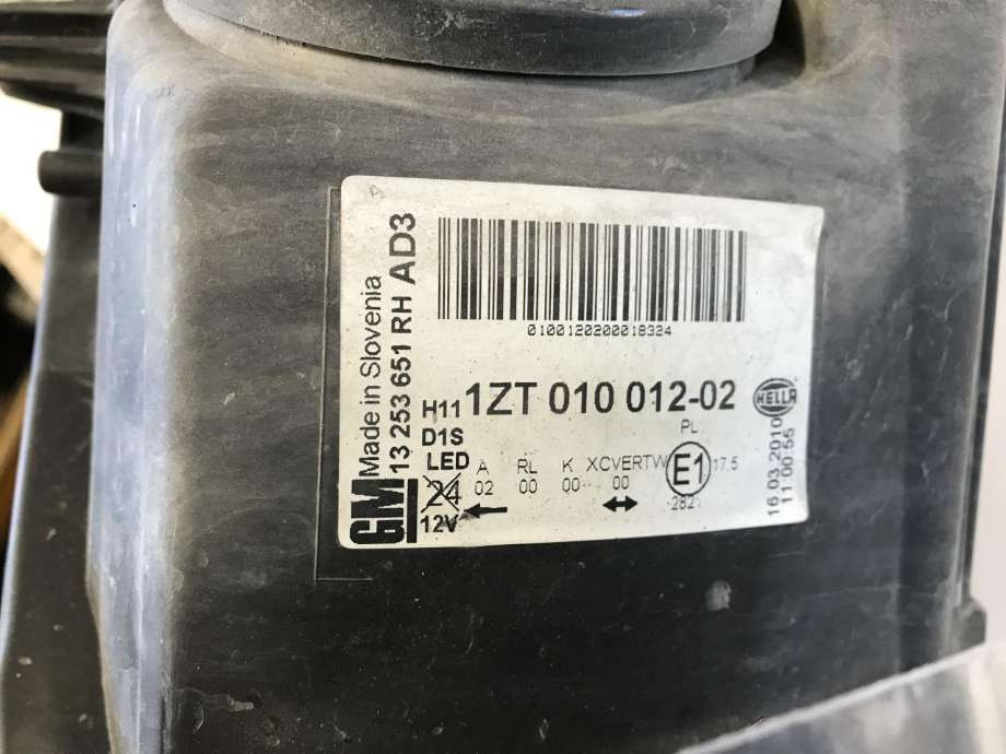 Frontlykt høyre xenon til Opel Astra J 2010-2015  