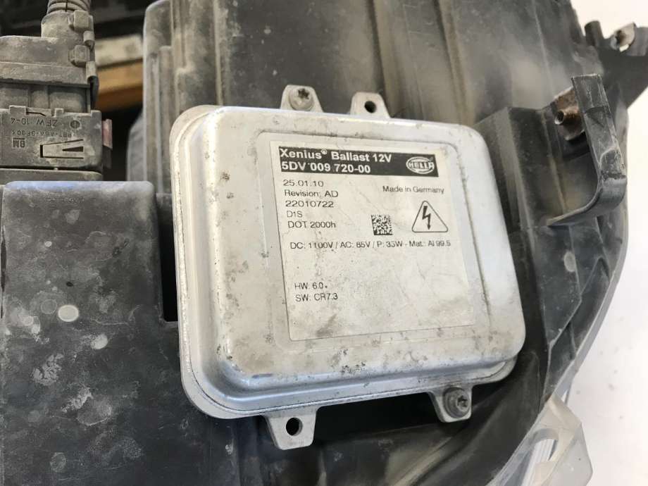 Frontlykt høyre xenon til Opel Astra J 2010-2015  