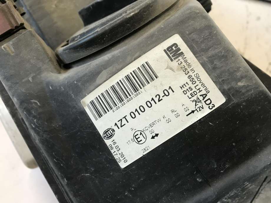 Frontlykt venstre xenon til Opel Astra J 2010-2015  