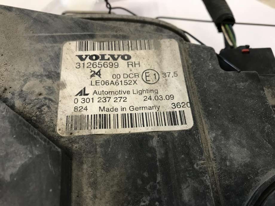 Frontlykt høyre xenon til Volvo V50 2007-2012 (Fase 2)  