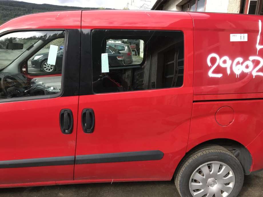 Dør venstre skyvedør til Opel Combo D, 2012-2018  