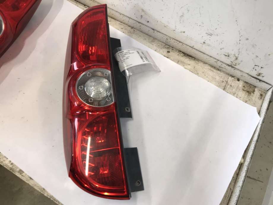 Baklykt venstre til Opel Combo D, 2012-2018