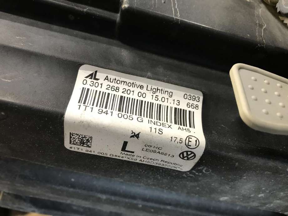 Frontlykt venstre halogen til VW Touran 2010-2015 (Type I, Fase 3)  