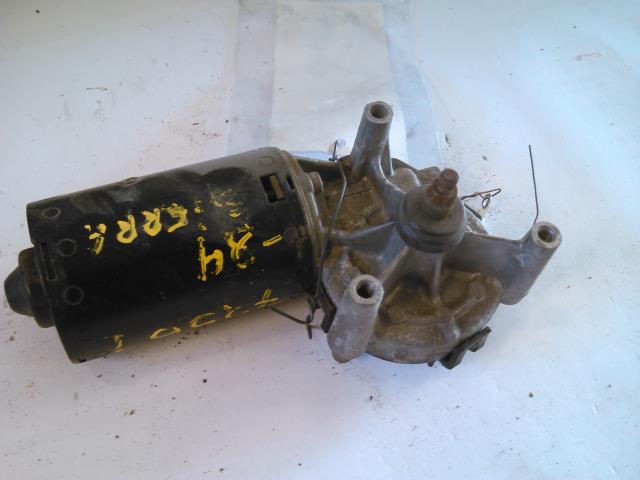 Viskermotor frontrute til Ford Sierra 1982-1987  (0390246304|83BB17B571BA|)