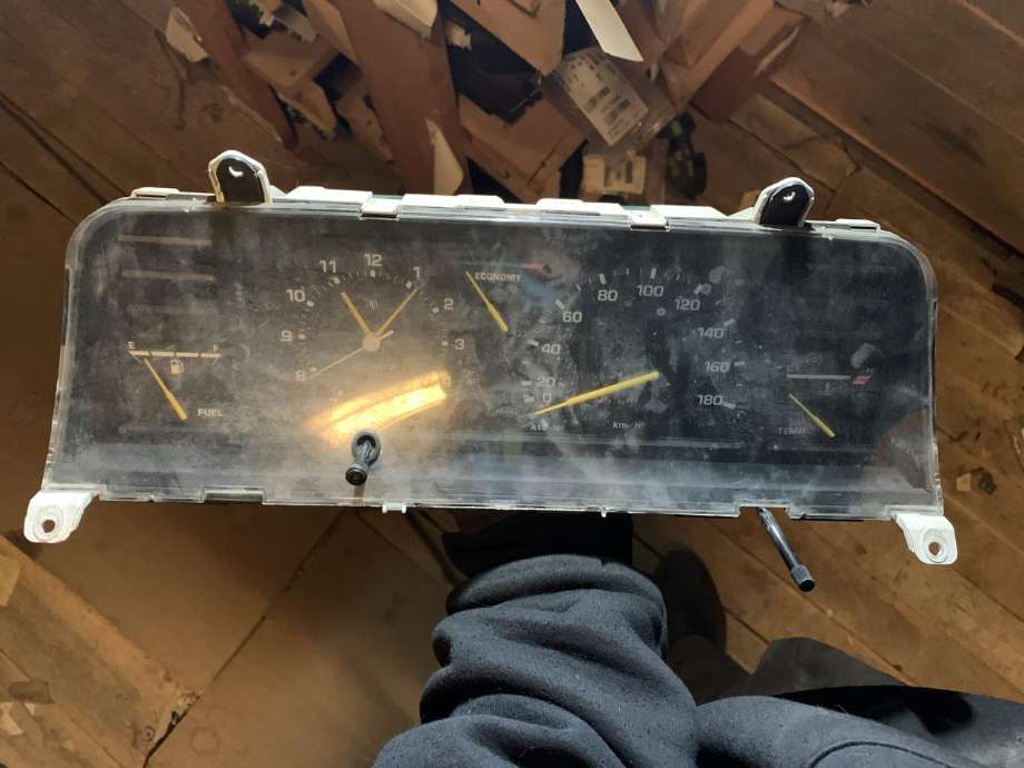 Instrumentpanel til Toyota Carina, 1982-1991