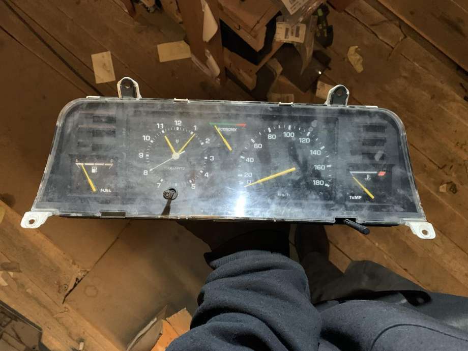 Instrumentpanel til Toyota Carina 1982-1991  