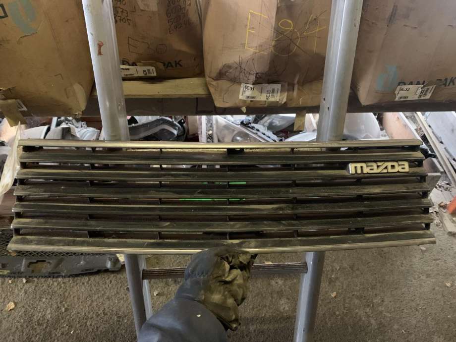 Grill til Mazda 626, 1976-1982 (CB) (CB)