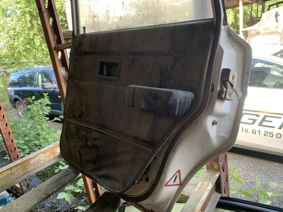 Dør høyre bak til Volvo 240 1981-1987