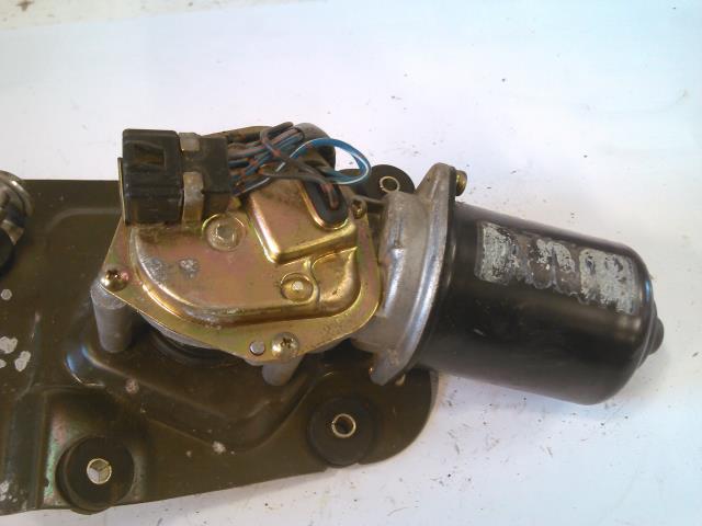 Viskermotor frontrute til Mitsubishi Colt, 1992-1996 (Type V)  