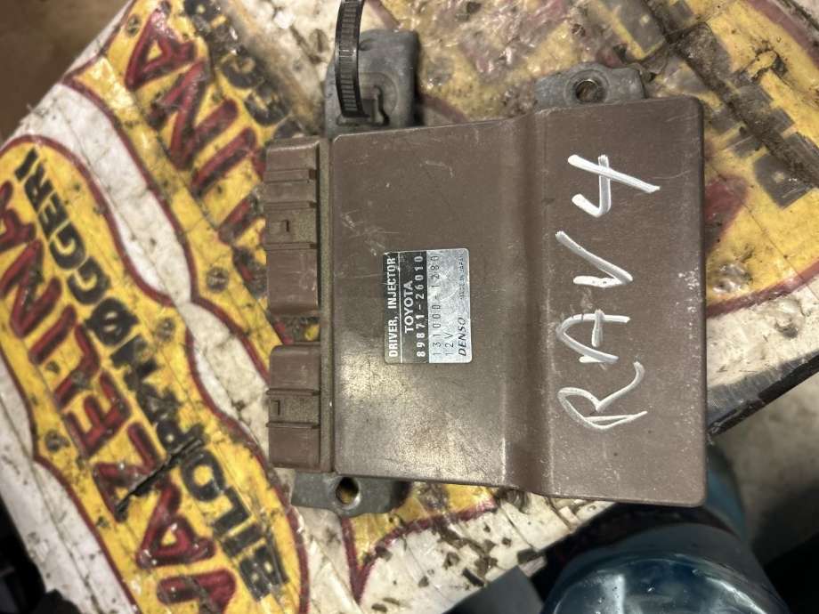 Styreenhet drivstoffpumpe til Toyota RAV4, 2000-2006 (Type II)  (89871-26010|)