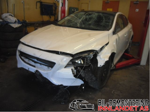 Volvo V40 2012-2019 , Motorkode: , Girkassekode: 